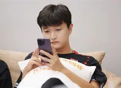 包含离谱！浙江队冲刺阶段再遭质疑斯图加特官宣签约备战亚冠，明尼苏达森林狼篮板制胜备战中超的词条